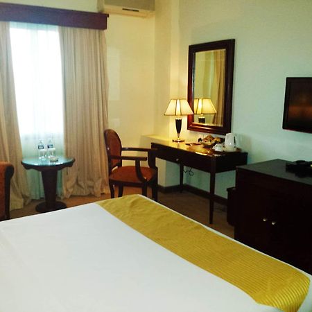 Harbourbay Amir Hotel Batam Exterior foto